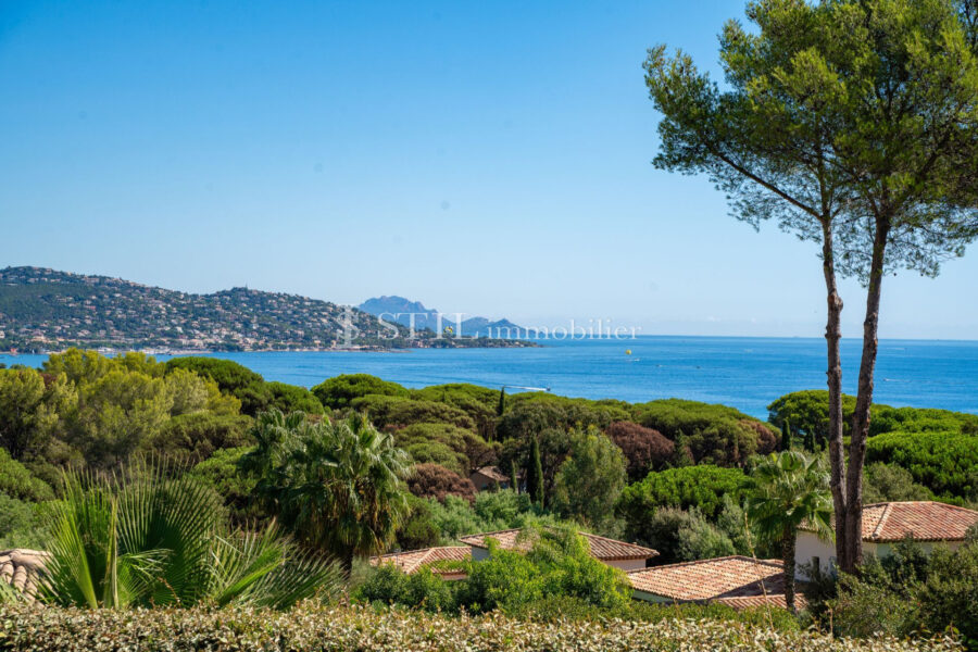 Maison à vendre à Sainte-Maxime — Vue mer — photo 1