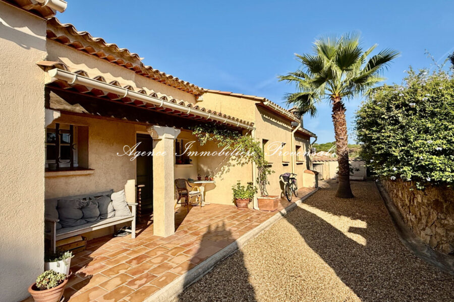 Maison à vendre à Sainte-maxime — Vue parc & jardin — photo 16