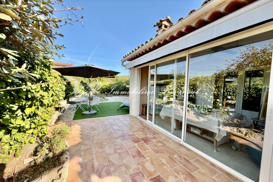 Maison à vendre à Sainte-maxime — Vue parc & jardin — photo 18