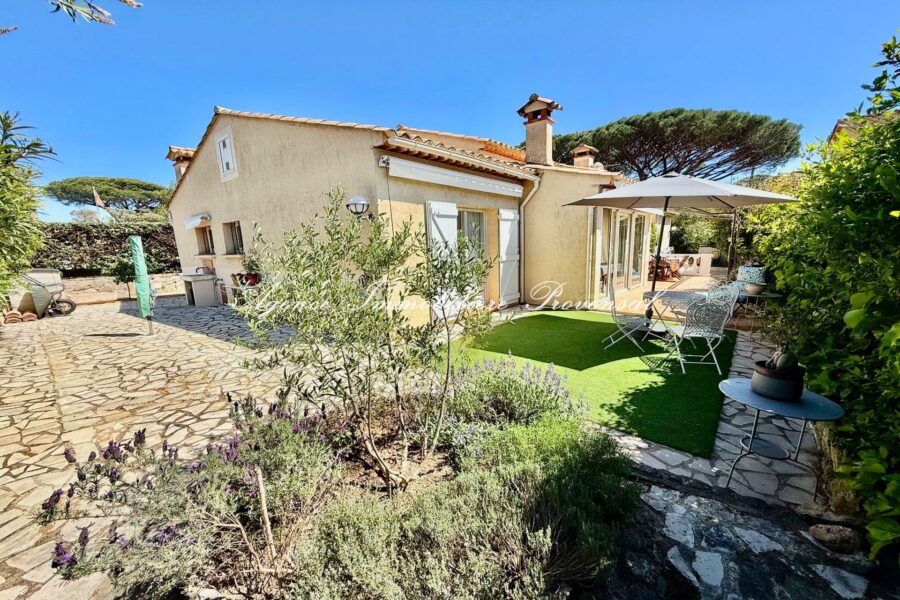 Maison à vendre à Sainte-maxime — Vue parc & jardin — photo 17
