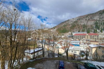 appartement type 4 en parfait état avec balcon, garage et cave. Vue dégagée, proche Suisse – 5 pièces – 2 chambres – 70 m²