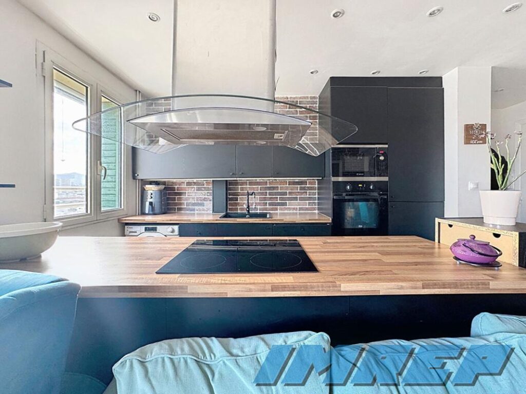 Bel appartement T4 de 67m2 belle vue Saint-Giniez 13008 MARSEILLE réf : 1072 – 4 pièces – 3 chambres – 67 m²