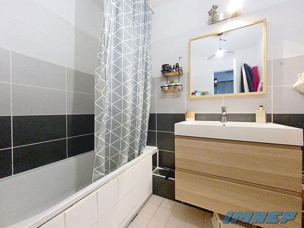 13009 Appartement RDJ TYPE 3 + PARKING + CAVE Secteur Cabot – 3 pièces – 2 chambres – 70 m²