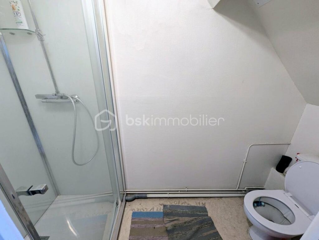 Appartement à vendre – Cœur de ville de FOUGERES avec vue sur le beffroi – 4 pièces – 2 chambres – 63 m²