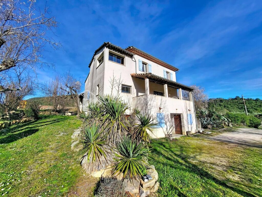 Maison de caractère divisible – Fort potentiel (gîte, locatif, familial) en Piémont Cévenol – Monoblet – 6 pièces – 4 chambres – 176 m²