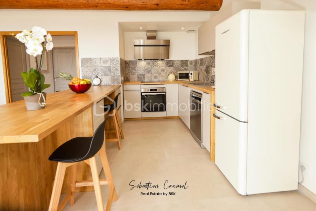 Mireval – Duplex meublé T4 99 m² – Terrasse – Vue étangs et mer – 4 pièces – 3 chambres – 99 m²