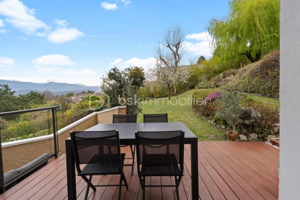 Maison d’architecte de 180m2 – 8 pièces – 7 chambres – 180 m²