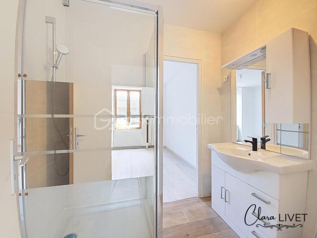 NOUVEAUTÉ – Maison rénovée avec jardin plein sud & grand garage – Chessy-les-Mines – 4 pièces – 3 chambres – 147 m²