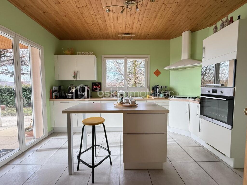 VILLA DE CARACTÈRE 152 M² — GARAGE 79 M² — TERRAIN 3 150 M² — SAINT-CASSIEN, 5 MIN VOIRON / A48 – 5 pièces – 4 chambres – 152 m²