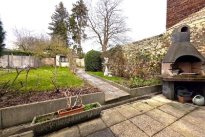 Maison mitoyenne 125m² avec véranda et jardin clos – 6 pièces – 2 chambres – 125 m²