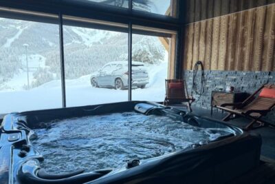 à vendre CHALET DE PRESTIGE — Auron, Station des Alpes-Maritimes 176 m² — 4 chambres — Vue imprenable sur le domaine skiable – 6 pièces – 4 chambres – 176 m²