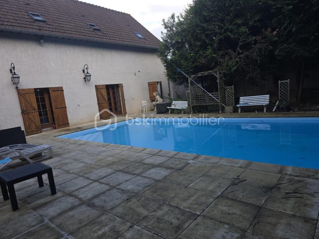 Grande Maison ancienne de caractère à Sens – 11 pièces – 9 chambres – 383 m²