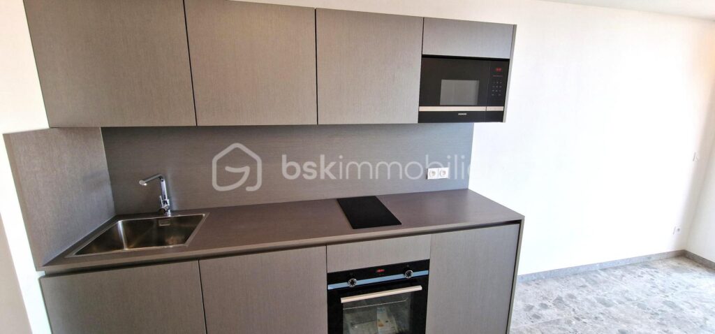 À VENDRE – BEAU 2 PIÈCES AVEC VUE MER, À DEUX PAS DE MONACO QUARTIER MONEGHETTI – 2 pièces – 1 chambre – 33 m²