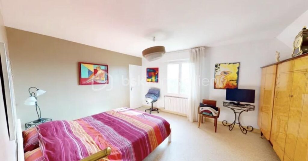 propriété – 7 pièces – 5 chambres – 152 m²