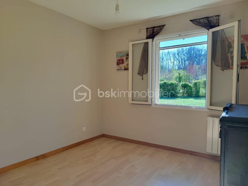 Plain-pied de 98m2- 3 chambres- terrain 1675m2 – 5 pièces – 4 chambres – 98 m²