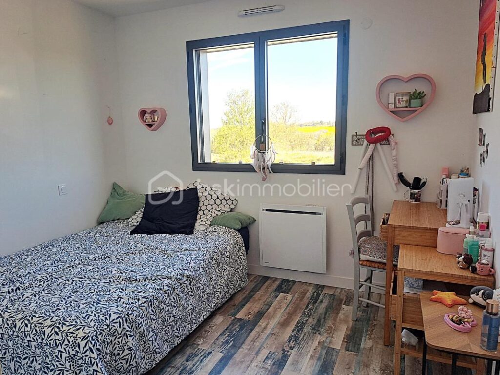 Maison en bois T6 sur 3580 m² – 6 pièces – 4 chambres – 136 m²