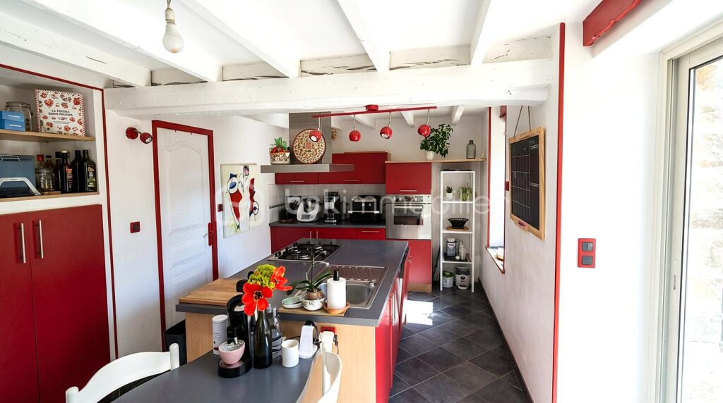 Maison de caractère en pierre rénovée – 7 pièces – 4 chambres – 165 m²