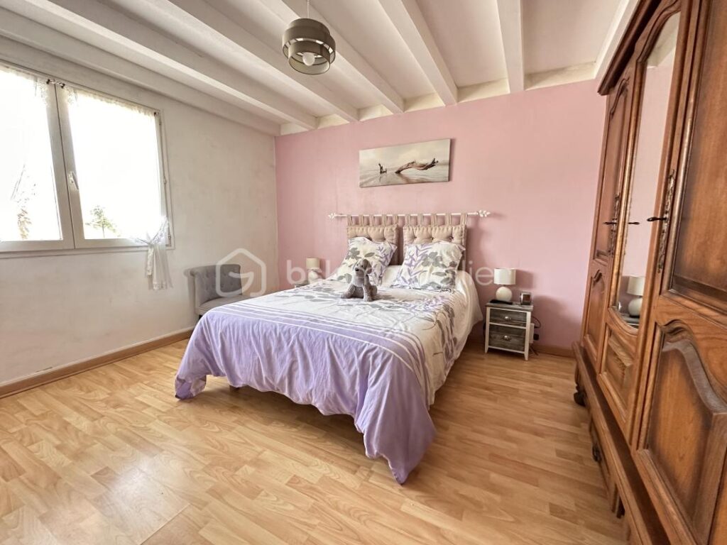 **Maison landaise de caractère avec piscine et parc arboré – Fort potentiel** – 5 pièces – 4 chambres – 164 m²