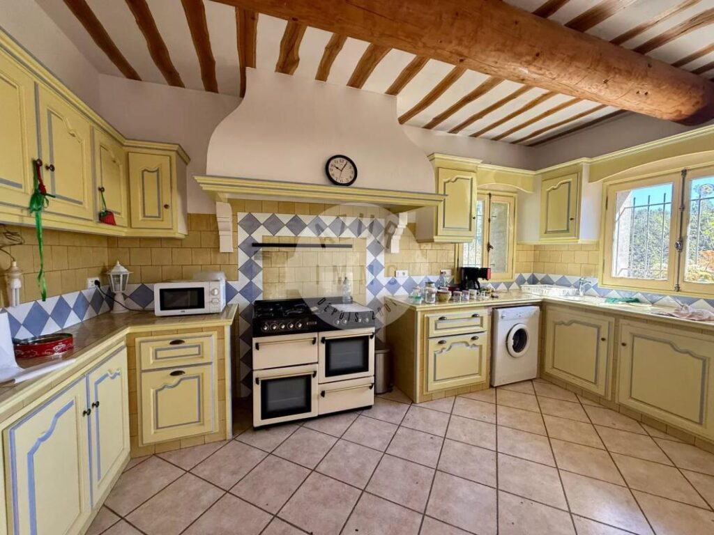 Lascours_Maison de type 3 91.08m² avec garage et dépendance sur 3000m² de terrain – 3 pièces – 2 chambres – 91 m²