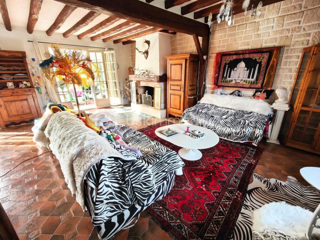 Belle maison familiale 5 ch dans un écrin boisé avec vue dégagée – 7 pièces – 5 chambres – 200 m²