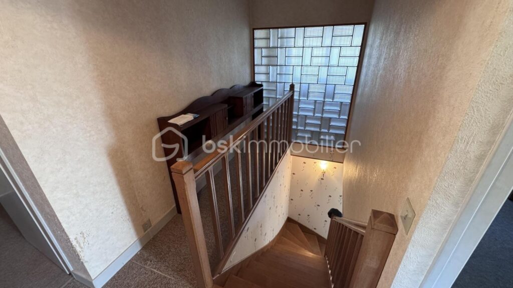 PAVILLON INDEPENDANT SUR SOUS-SOL A RENOVER – 7 pièces – 4 chambres – 122 m²