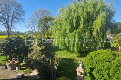 Maison familiale avec T2 indépendant, grands volumes, piscine et magnifique jardin – 5 mns de Dax – 6 pièces – 4 chambres – 200 m²