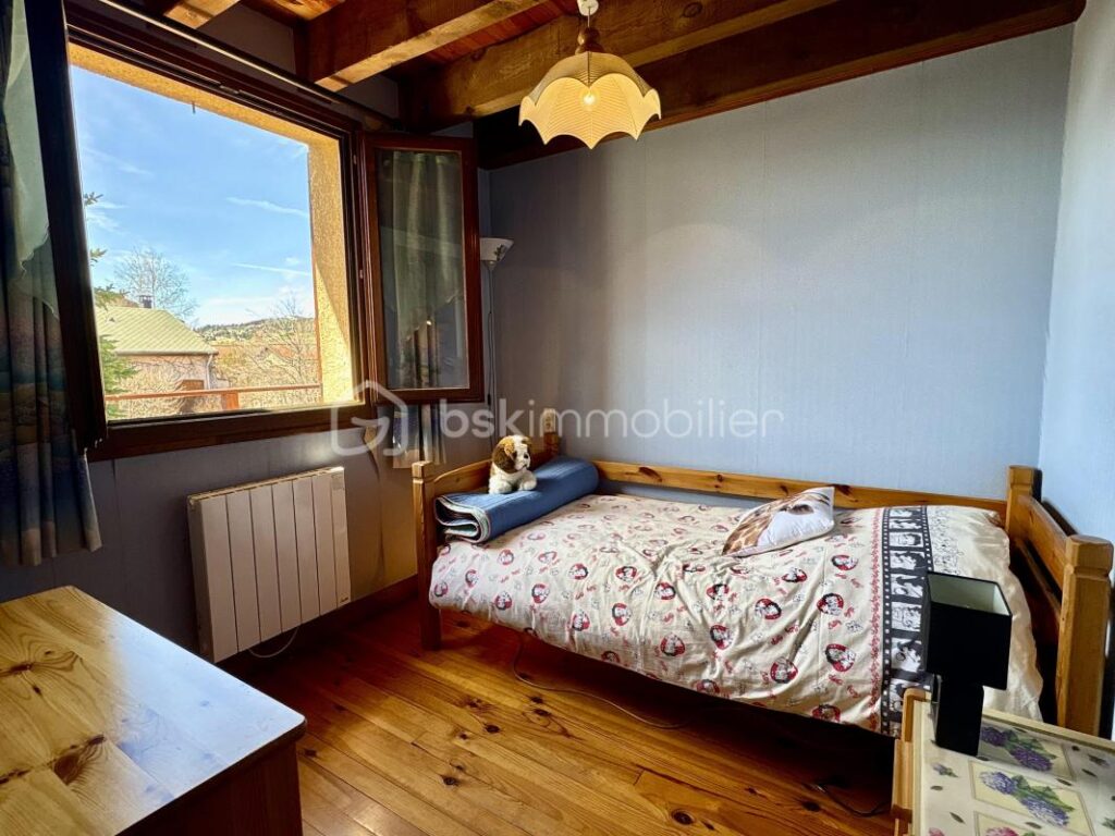 Rare sur le secteur : chalet à Bolquère (66) avec deux appartements indépendants à un prix très attractif – 5 pièces – 3 chambres – 90 m²