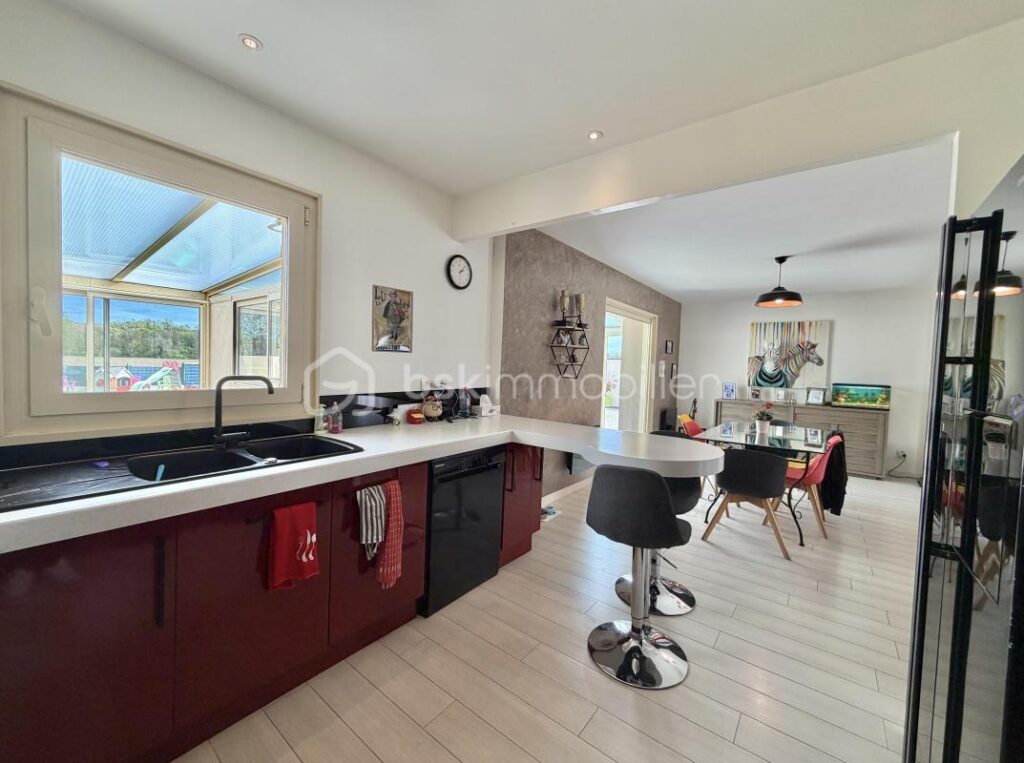 À vendre – Ensemble immobilier avec fort potentiel aux portes de Meaux, sur la commune de Poincy – 10 pièces – 8 chambres – 245 m²