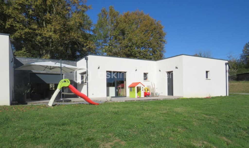 Maison plain-pied récente de 135 m² dans un cadre idyllique du Bas-Armagnac, RT 2012 sous garantie décennale – 4 pièces – 3 chambres – 135 m²