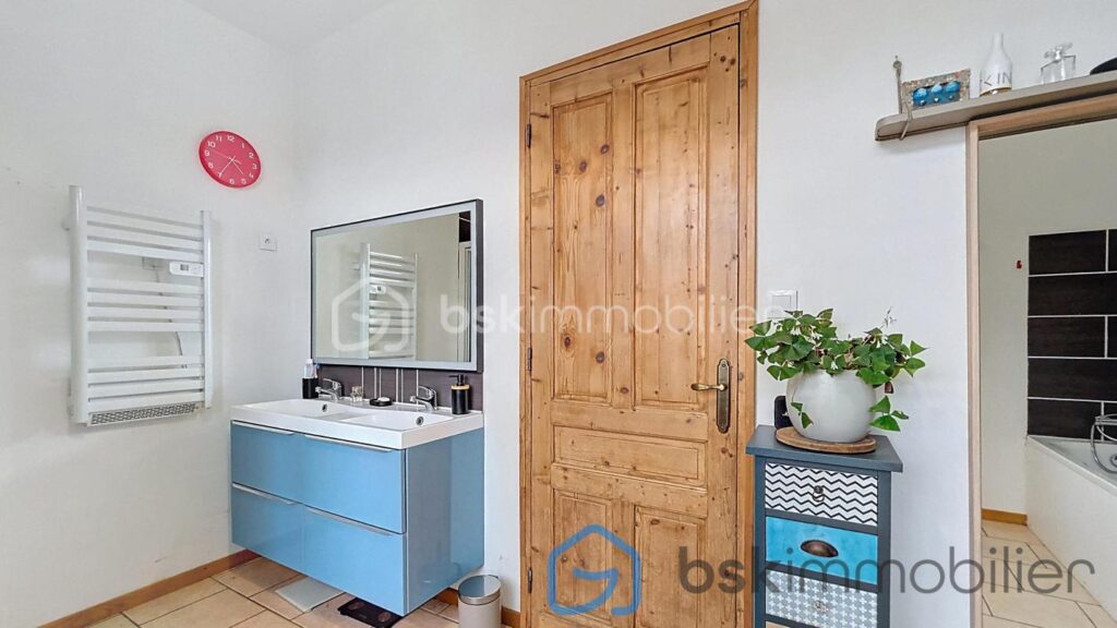 Maison semi-individuelle 4 chambres et parking spacieux – 6 pièces – 4 chambres – 162 m²