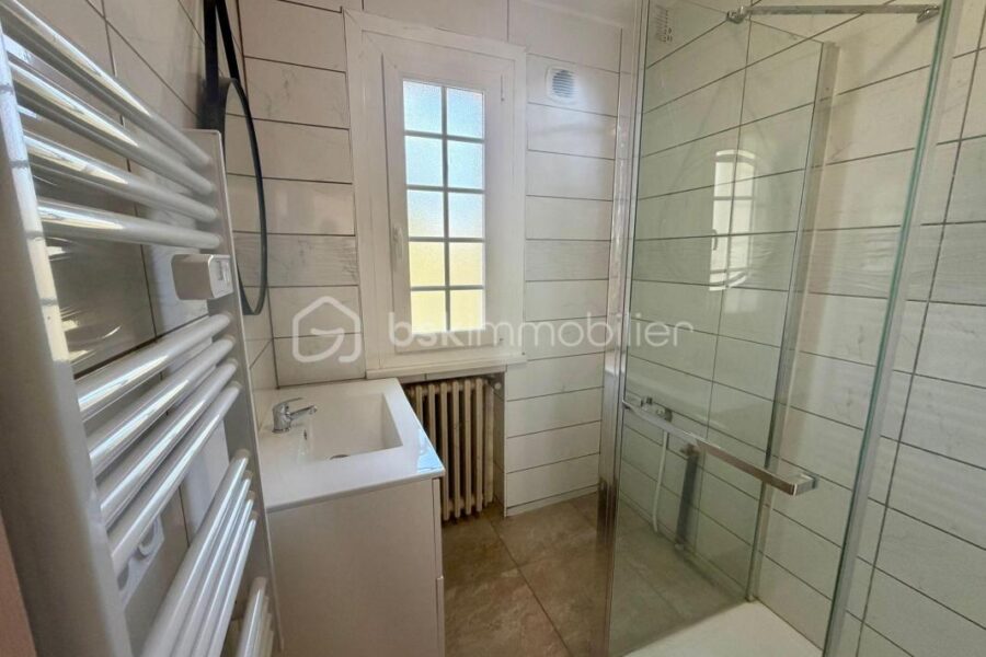 Maison à vendre à Villerest