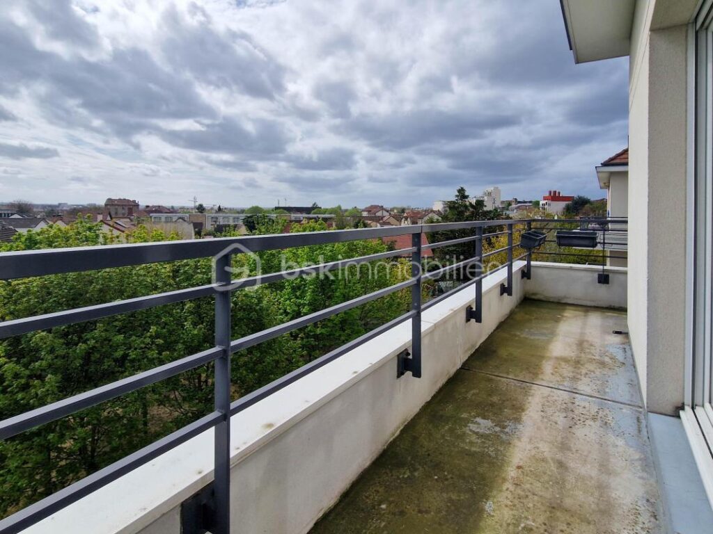 Appartement moderne et lumineux à vendre avec balcon et terrasses dans un quartier prisé – 4 pièces – 3 chambres – 75 m²