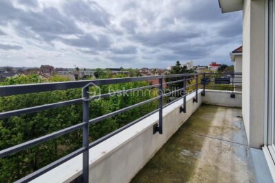 Appartement moderne et lumineux à vendre avec balcon et terrasses dans un quartier prisé – 4 pièces – 3 chambres – 75 m²