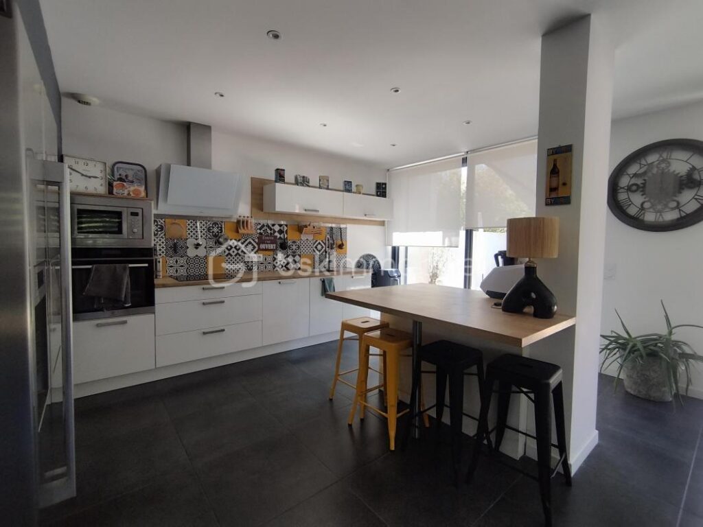 VILLA 3 FACES – 4 CHAMBRES – PISCINE – TOULOUGES – 5 pièces – 4 chambres – 119 m²