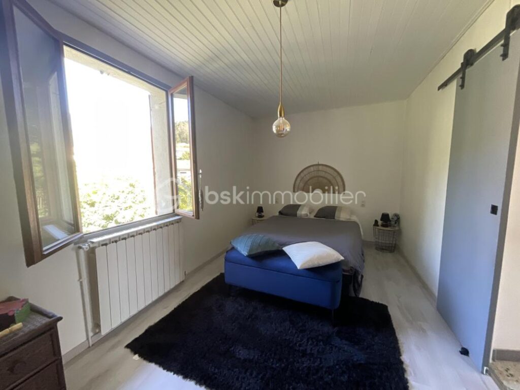 Charme bucolique et tranquillité à La Grand-Combe : Maison de village rénové avec terrasses ensoleillées – 3 pièces – 2 chambres – 65 m²