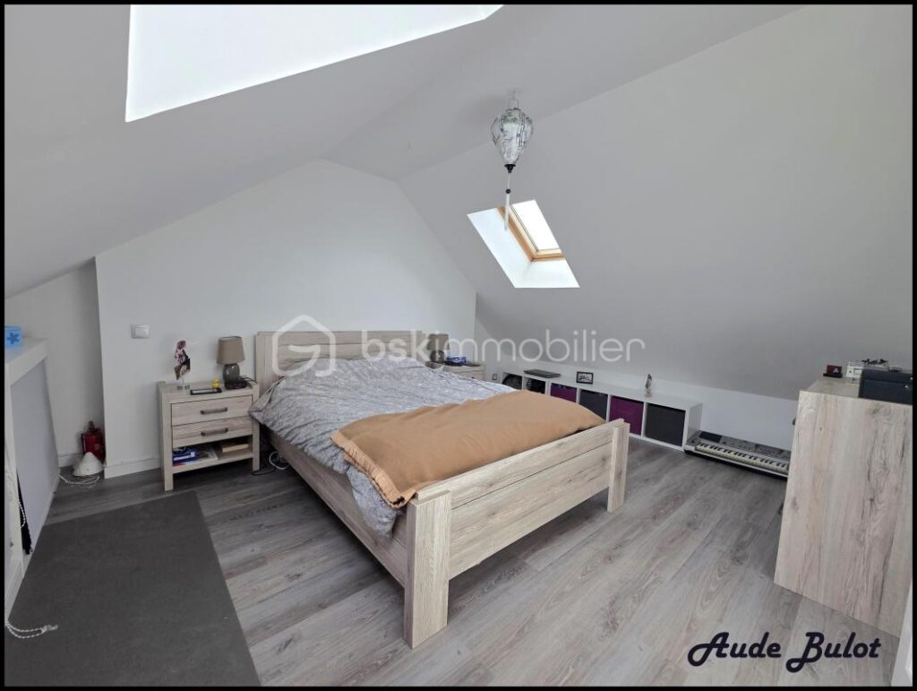 Charmante maison bel étage de 118 m² sur parcelle de 400 m² – Confort et qualité de vie – 6 pièces – 4 chambres – 118 m²