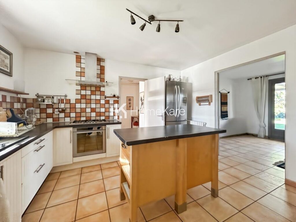 MAISON FAMILIALE DANS UN ENVIRONNEMENT IDEAL – 7 pièces – 5 chambres – 192 m²