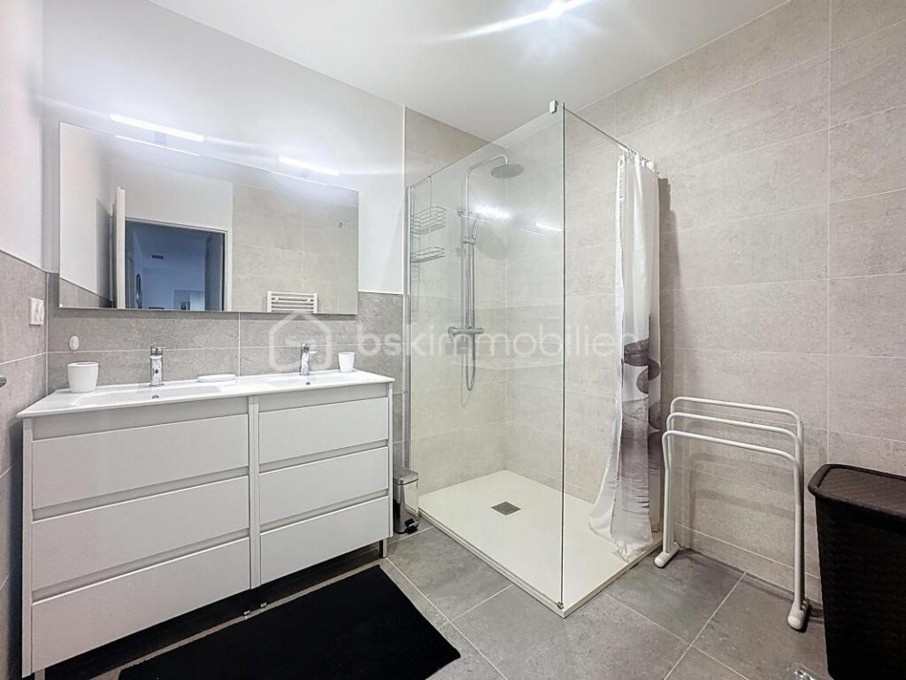 Maison en 5 pièces sous garantie décennale avec Terrasse / Garage / Parkings / Jardin – 5 pièces – 3 chambres – 111 m²