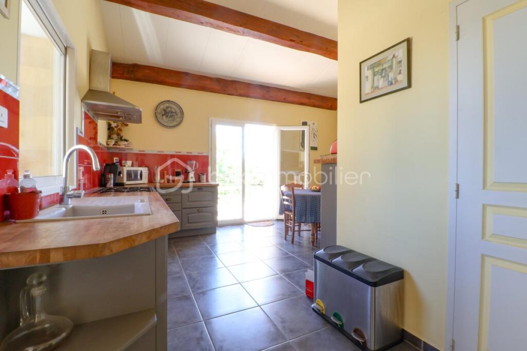 Villa Familiale 140 m², 3 Chambres, Piscine, Jacuzzi et Grand Garage – 5 pièces – 3 chambres – 140 m²