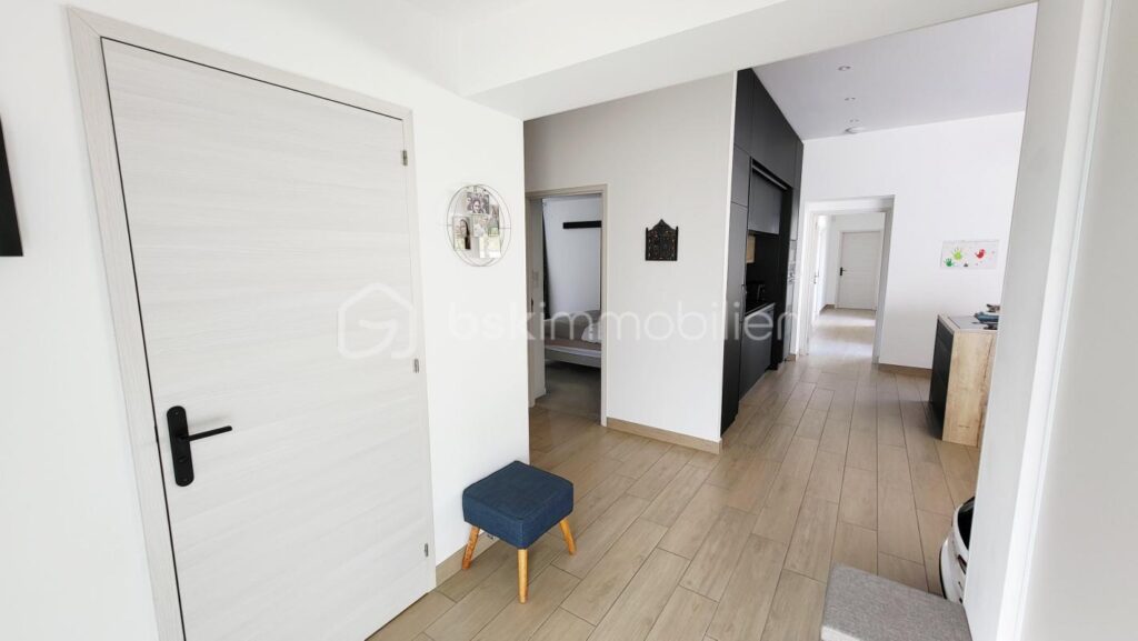 Maison plain pied tout confort – 6 pièces – 4 chambres – 156 m²