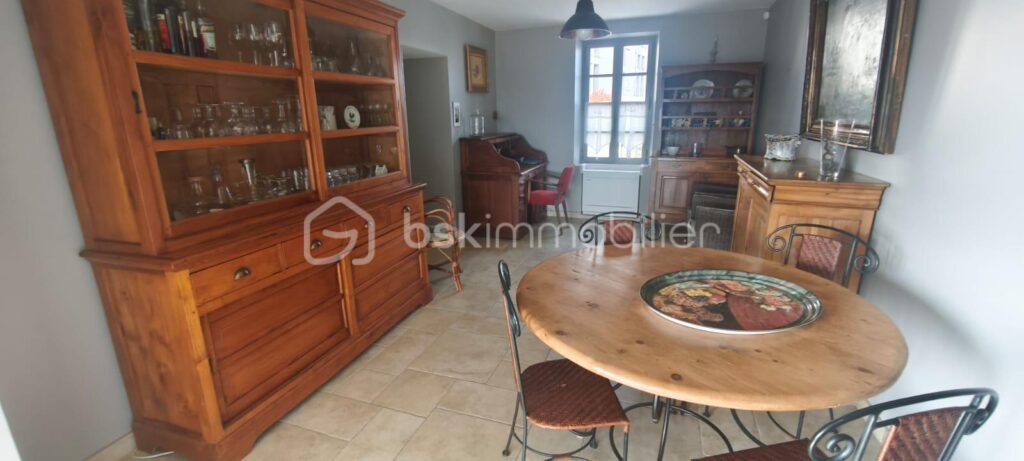Votre havre de paix au cœur de la Drôme provençale – 9 pièces – 4 chambres – 196 m²