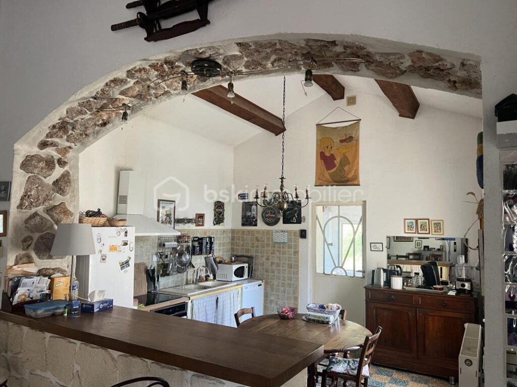 MAISON ATYPIQUE DE 90M² – 4 pièces – 2 chambres – 90 m²