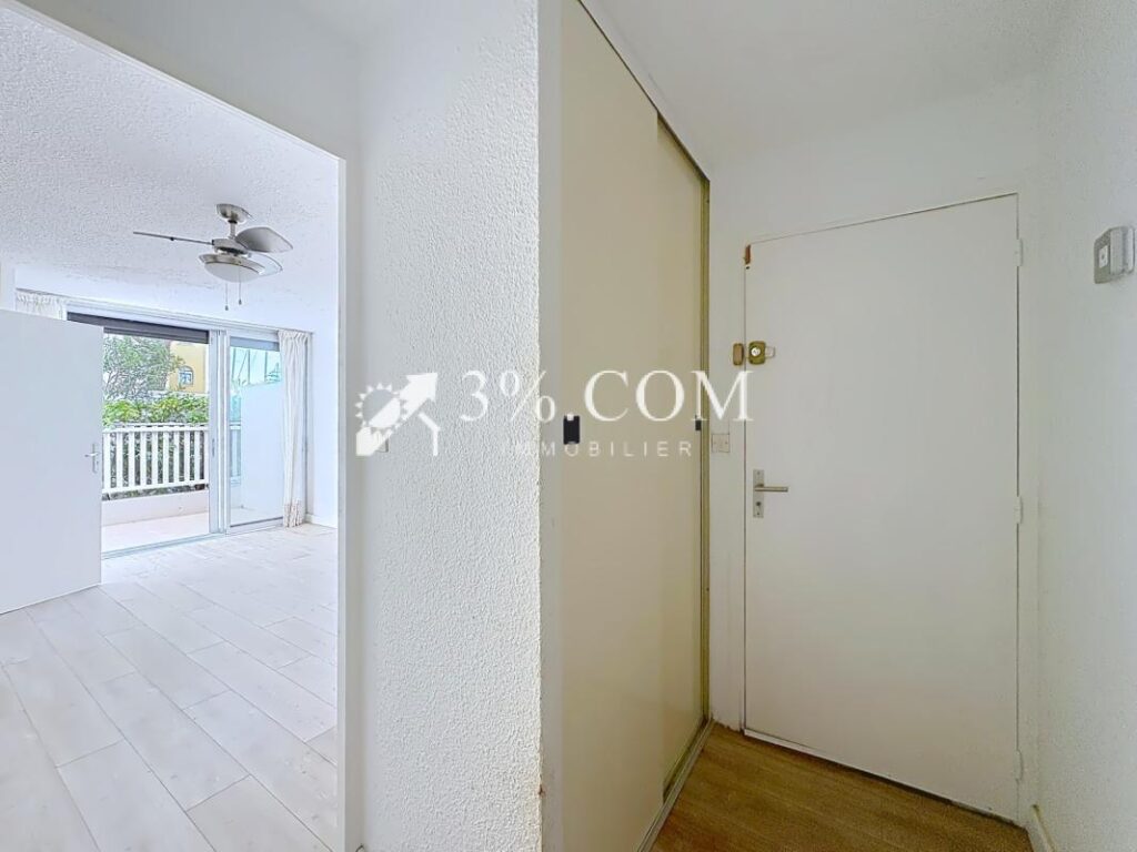 T2 rdc avec charmante terrasse, parking privé & local à vélo – 2 pièces – 1 chambre – 31 m²
