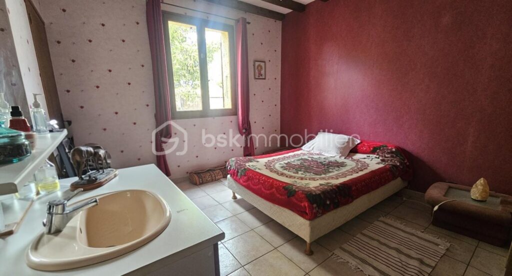 Maison 5 chambres 215 m² piscine et terrain – 6 pièces – 5 chambres – 215 m²