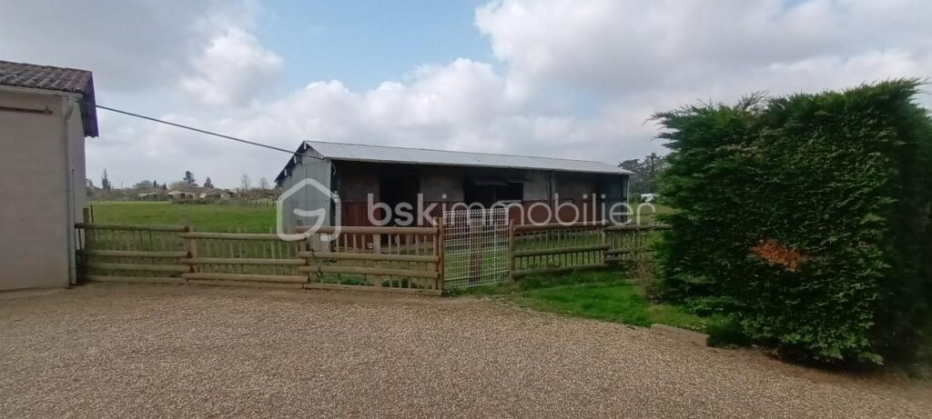 Maison familiale – 11 pièces – 8 chambres – 231 m²