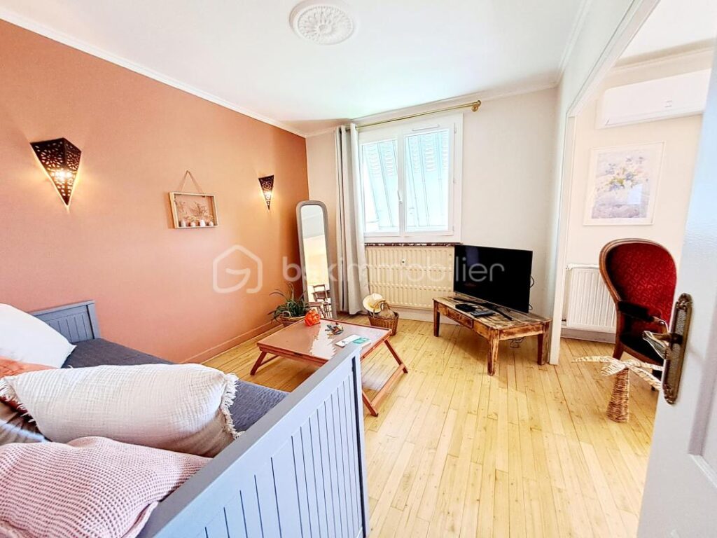 CONFORTABLE T2 – COSY – 57 m2 – BIEN AU CALME ET TRES CHARMANT – – 2 pièces – 1 chambre – 57 m²