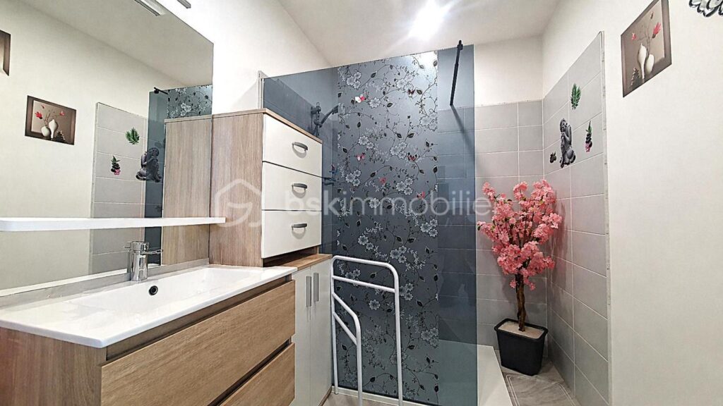 MAISON DEUX FACES – PLAIN PIED – DEUX CHAMBRES – GARAGE – TERRAIN – 3 pièces – 2 chambres – 71 m²