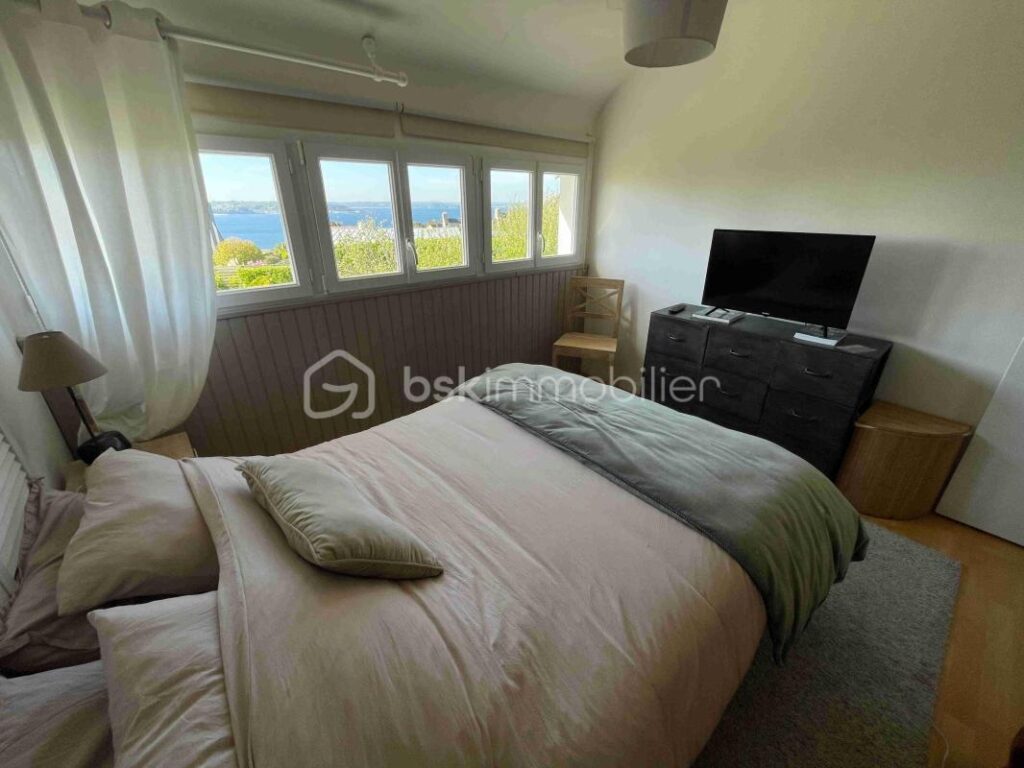 En impasse, vue mer – 3 pièces – 1 chambre – 69 m²