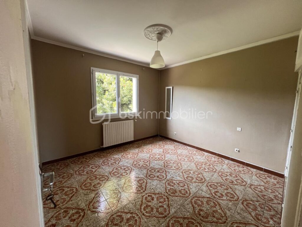 Villa double habitation sur 1810 m² avec vue – 7 pièces – 5 chambres – 168 m²