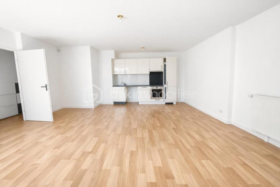 Appartement à vendre à Aubervilliers — Vue sur la ville — photo 7